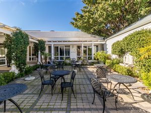 44 m² Office Space in Franschhoek