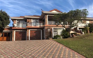 4 Bedroom House in Klein Brak River