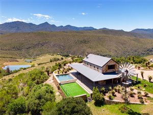 860 ha Farm in George Central
