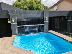 5 Bed House in Parkdene