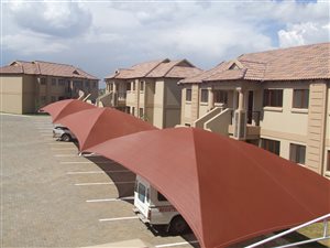 2 Bed Townhouse in Helderwyk