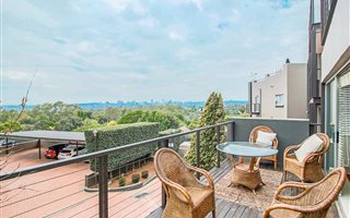 2 Bedroom Apartment in Hurlingham Manor