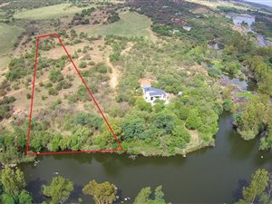 1.4 ha Farm in Parys