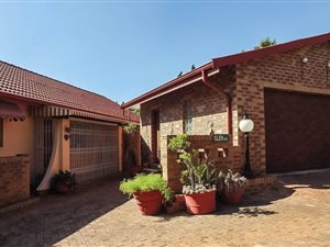 3 Bedroom House in Isandovale