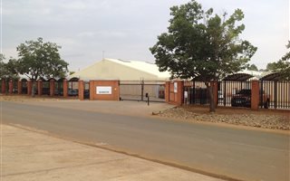 900 m² Industrial space in Waltloo