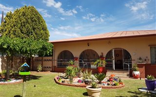 3 Bedroom House in Elandia