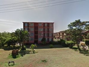 2 Bed Flat in Montclair