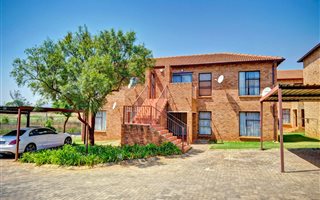 2 Bedroom Apartment in Wilgeheuwel