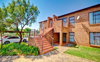 2 Bedroom Apartment in Wilgeheuwel