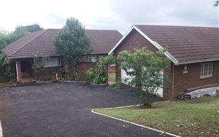 3 Bedroom House in Hayfields