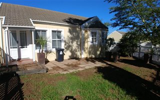 2 Bedroom Garden Cottage in Goedemoed