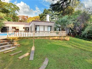 2000 m² Land available in Houghton Estate