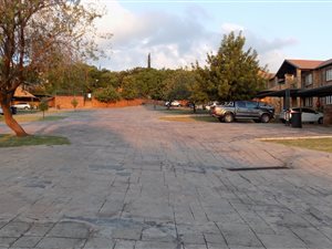 2 Bed Apartment in Rietvalleirand