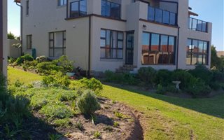 3 Bedroom Townhouse in Mossel Bay Golf Estate