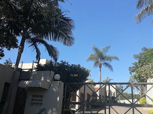 3 Bedroom Cluster in Waterkloof Heights
