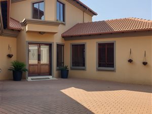 4 Bed House in Mooikloof Gardens