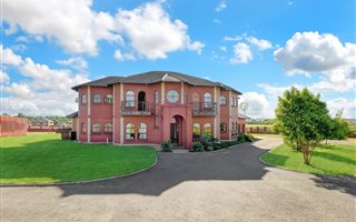 1.7 ha Farm in Pomona
