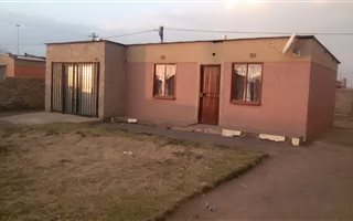 2 Bedroom House in Bonanne