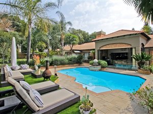 5 Bed House in Thornhill Estate