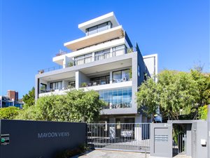2 Bed Apartment in Three Anchor Bay