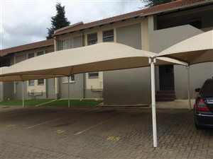 2 Bed Apartment in Die Hoewes