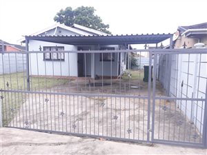 2 Bed House in Aquadene