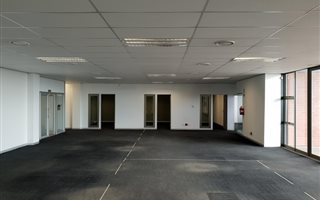 402 m² Commercial space in North Riding