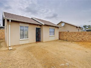 2 Bed House in Cosmo City