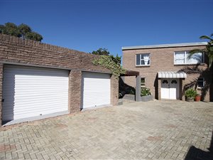 3 Bed House in Gordons Bay Central