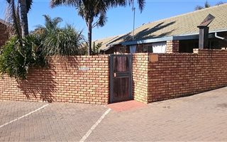 3 Bedroom Simplex in Wierda Glen