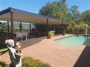 4 Bed House in Clarendon