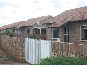 2 Bed Townhouse in Meiringspark