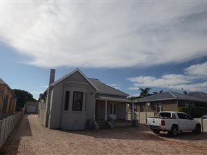 445 m² Office Space in Walmer