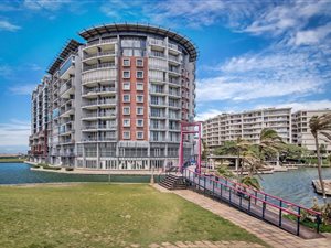 3 Bed Apartment in Point Waterfront