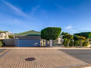 3 Bed House in Dennegeur