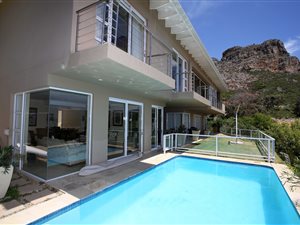 4 Bed House in Lakeside