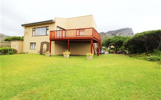 4 Bedroom House in Pringle Bay