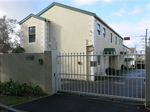 3 Bed Townhouse in Diep River
