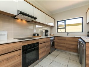 2 bedroom flat for sale in Waterfall Estate | T2549328