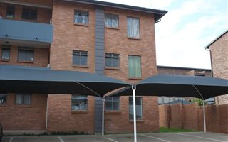 2 Bedroom Apartment in Rooihuiskraal North