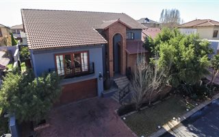 3 Bedroom House in Olympus