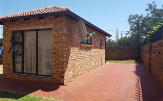 Bachelor apartment in Boksburg East