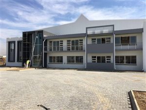 1712 m² Industrial space in Lanseria and surrounds