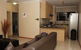 2 Bedroom Apartment in Mackenzie Park