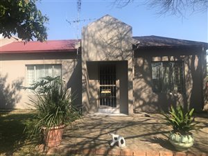 2 Bed House in The Reeds