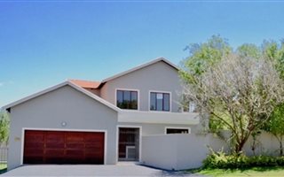 4 Bedroom House in Country View