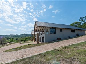 2.2 ha Farm in White River AH