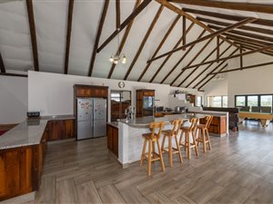 2.2 ha Farm in White River AH