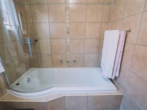 4 Bedroom House in Rosslyn