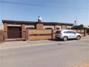 3 Bed House in Mofolo North